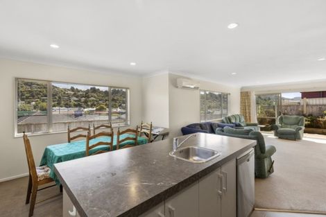 Photo of property in 7 Speldhurst Grove, Stokes Valley, Lower Hutt, 5019