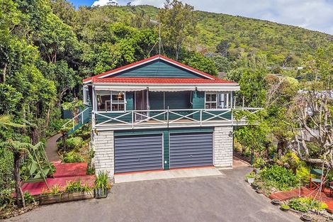 Photo of property in 15b Kakariki Grove, Waikanae, 5036