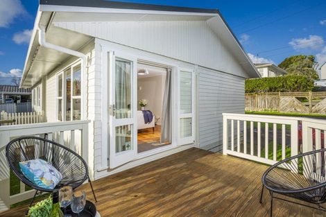 Photo of property in 1/8 Kaipatiki Road, Glenfield, Auckland, 0629