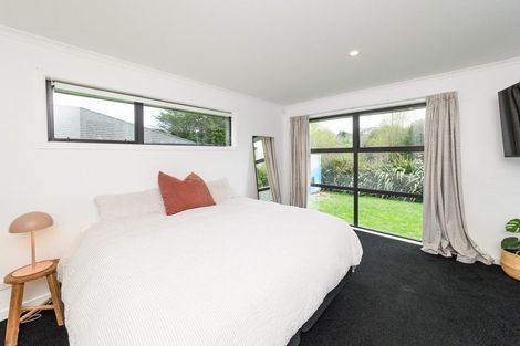 Photo of property in 33 Galea Grove, Kelvin Grove, Palmerston North, 4414