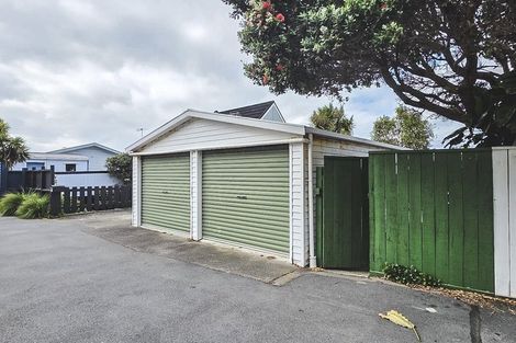 Photo of property in 238 Queens Drive, Lyall Bay, Wellington, 6022