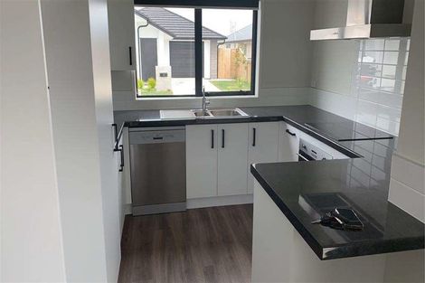 Photo of property in 11 Navy Lane, Papamoa, 3118
