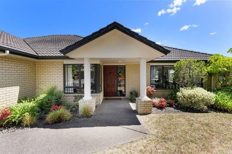 Photo of property in 4 Mullagh Place, East Tamaki Heights, Auckland, 2016
