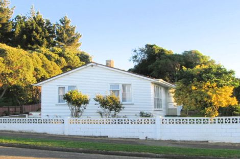 Photo of property in 90 Bedford Street, Cannons Creek, Porirua, 5024