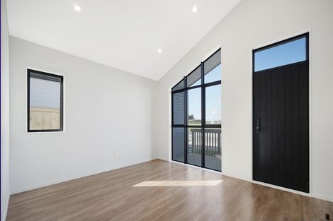 Photo of property in 27 Huringa Road, Karaka, 2113