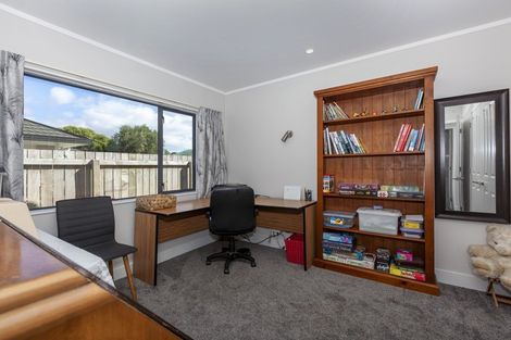 Photo of property in 68 Guildford Drive, Paraparaumu, 5032