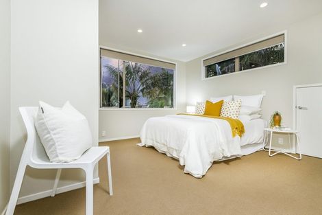 Photo of property in 14 English Oak Drive, Schnapper Rock, Auckland, 0632