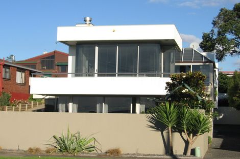 Photo of property in 2/14 Takutai Avenue, Bucklands Beach, Auckland, 2012