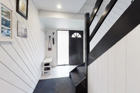 Photo of property in 117 Daffodil Street, Titirangi, Auckland, 0604