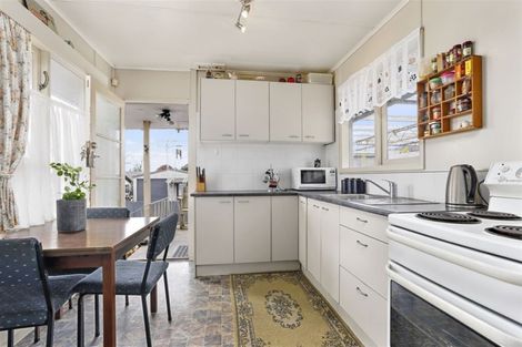 Photo of property in 5 Dennis Road, Papatoetoe, Auckland, 2025