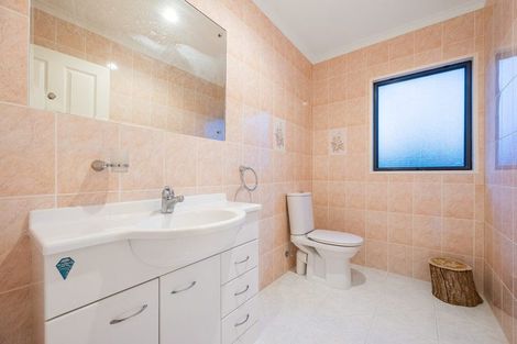 Photo of property in 24 Oakway Drive, Schnapper Rock, Auckland, 0632