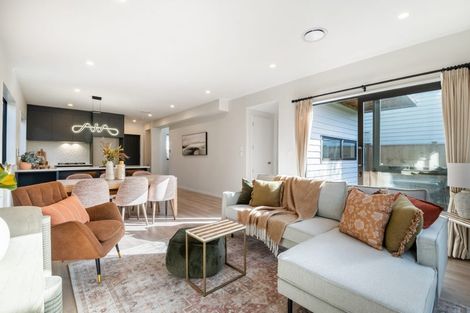 Photo of property in 21e Montgomery Avenue, Belmont, Auckland, 0622