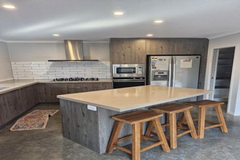 Photo of property in 12 Nukuroa Close, Waitara, 4320