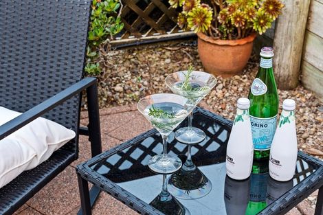 Photo of property in 20 Meadowviews Drive, Welcome Bay, Tauranga, 3112