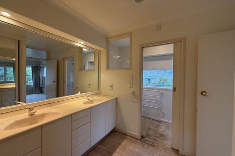 Photo of property in 13 Peter Terrace, Castor Bay, Auckland, 0620