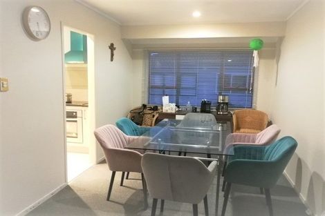 Photo of property in 2/31 Mountbatten Avenue, Hillcrest, Auckland, 0627