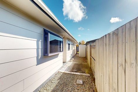 Photo of property in 5 Essex Place, Milson, Palmerston North, 4414