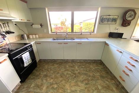 Photo of property in 2 Tyndall Grove, Matua, Tauranga, 3110