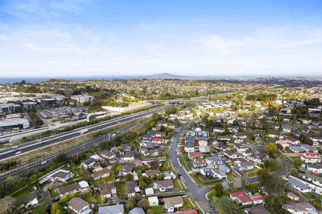 Photo of property in 91 Santiago Crescent, Unsworth Heights, Auckland, 0632