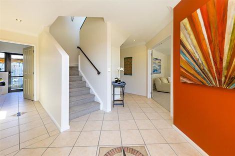 Photo of property in 30 Cairnsvale Rise, Manurewa, Auckland, 2105