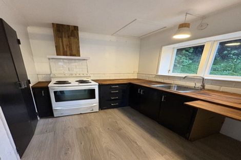 Photo of property in 72c Black Rock Road, Newlands, Wellington, 6037