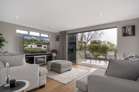 Photo of property in 33r Oceana Drive, Welcome Bay, Tauranga, 3175