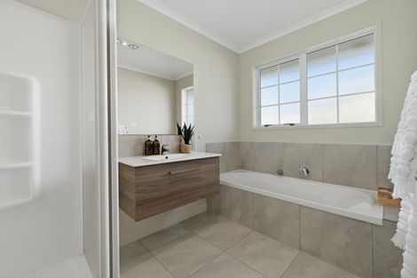 Photo of property in 60 Hastings Road, Pyes Pa, Tauranga, 3112