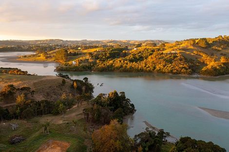 Photo of property in 26 Rangitahi Road, Raglan, 3225