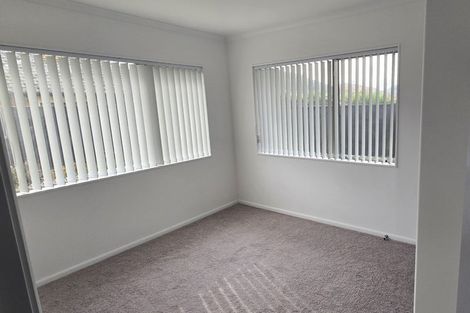 Photo of property in 48 Thornbury Crescent, East Tamaki Heights, Auckland, 2016