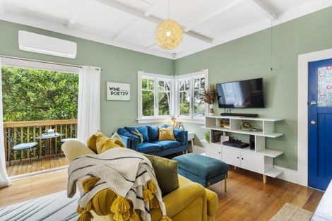 Photo of property in 1/6 Vonnell Place, Birkdale, Auckland, 0626