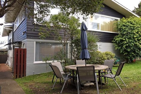 Photo of property in 82 Forrest Hill Road, Forrest Hill, Auckland, 0620