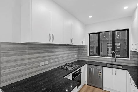 Photo of property in 2/97 Great South Road, Manurewa, Auckland, 2102