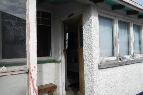 Photo of property in 18 Alberta Road, Glen Avon, New Plymouth, 4312