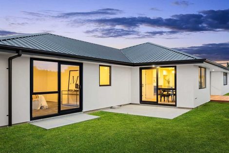 Photo of property in 21 Oakmill Drive, Casebrook, Christchurch, 8051