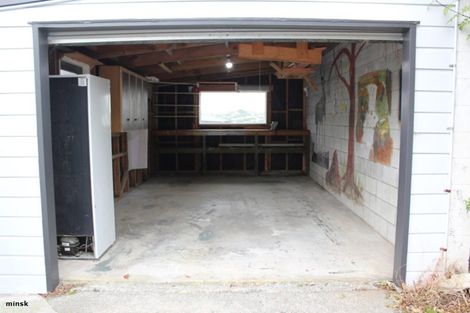 Photo of property in 41 Fitzpatrick Street, Newlands, Wellington, 6037