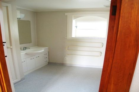 Photo of property in 297 The Parade, Island Bay, Wellington, 6023