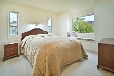 Photo of property in 8 Saint Hill Rise, Havelock North, 4130