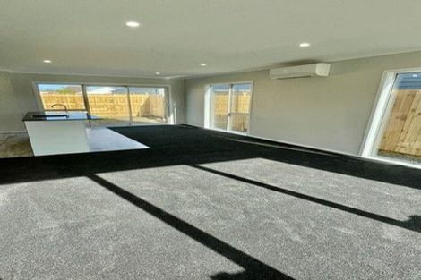 Photo of property in 5 Koru Loop, Paraparaumu, 5032