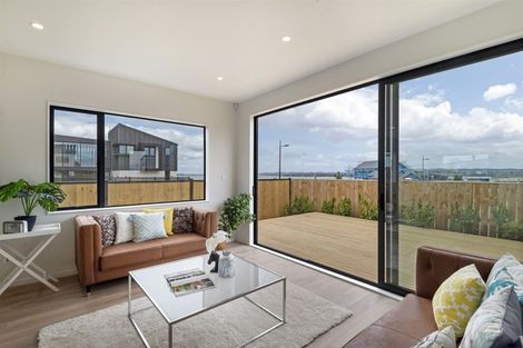 Photo of property in 17 Ocean Breeze Avenue, Hobsonville, Auckland, 0616