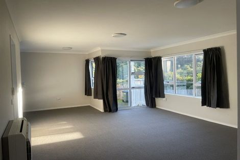 Photo of property in 10 Whenua View, Titahi Bay, Porirua, 5022