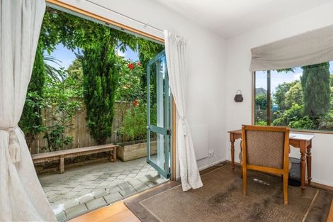 Photo of property in 2 Milton Road, Northcote Point, Auckland, 0627