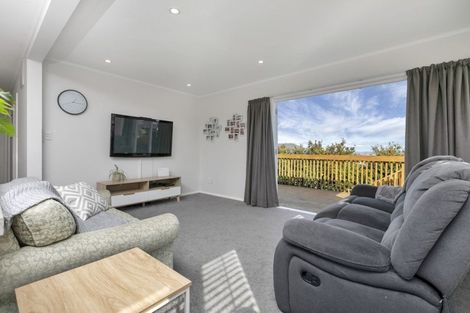 Photo of property in 622 East Coast Road, Pinehill, Auckland, 0630