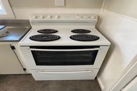 Photo of property in 20 Ocean View Road, Northcote, Auckland, 0627