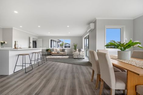 Photo of property in 32 Costello Drive, Ngatea, 3503