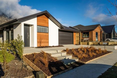 Photo of property in 5 Howden Drive, Jacks Point, 9371