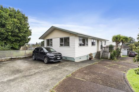 Photo of property in 17 Roick Parade, Glen Eden, Auckland, 0602