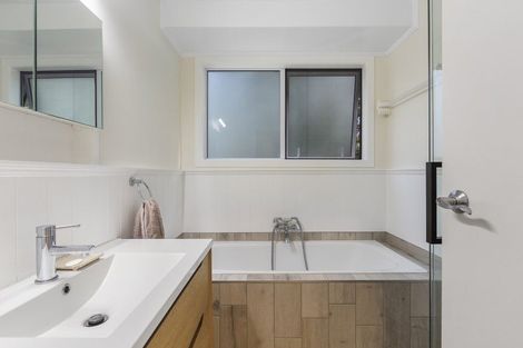 Photo of property in 10 Hobby Avenue, Birkdale, Auckland, 0626