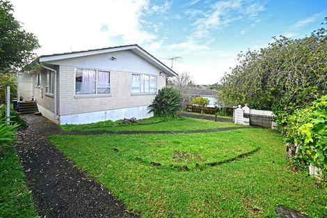 Photo of property in 112 Weatherly Road, Torbay, Auckland, 0630