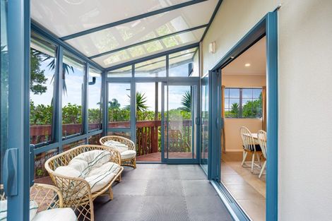 Photo of property in 8/485 Don Buck Road, Massey, Auckland, 0614