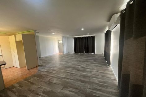 Photo of property in 2 Greenberry Drive, Ranui, Auckland, 0612